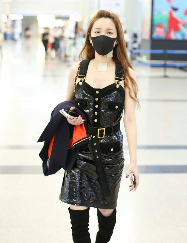 亮面皮衣美女 987e5e323607452495794b32138502e4.jpeg