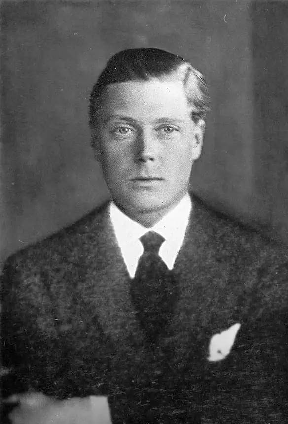 原创爱德华与辛普森,给哈里和梅根的教训,启示