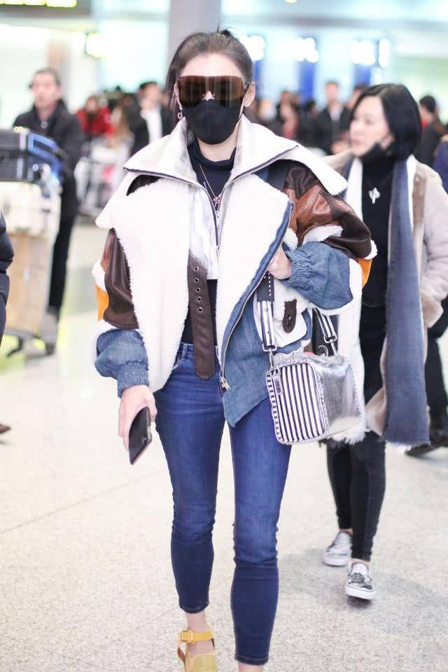 美眉|张柏芝真是天生“初恋脸”，穿粉色网纱裙太显嫩，哪像孩子妈？