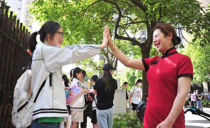 文化|嗲嗲嗲！最in海派国风亮相上海地标！五位大咖助阵都为了这件事……