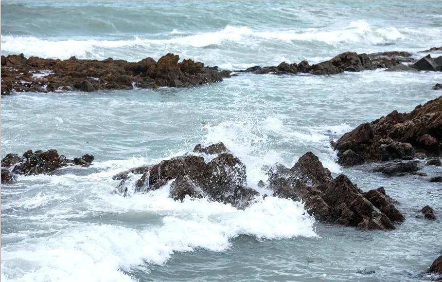 秋来荣成大海扬波逐浪高