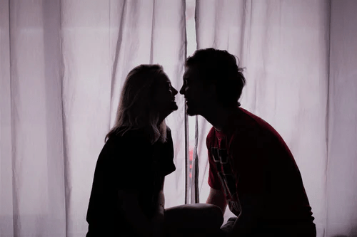 子宫|怀孕期间同房会伤害胎儿吗？