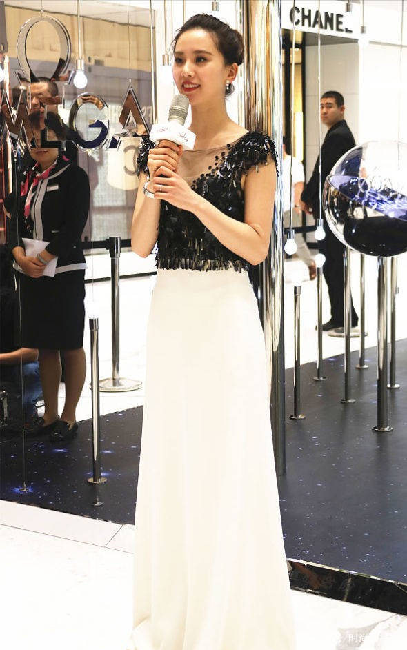 服装|刘诗诗与倪妮同台，一个优雅高级，一个知性大方，哪一个更胜一筹