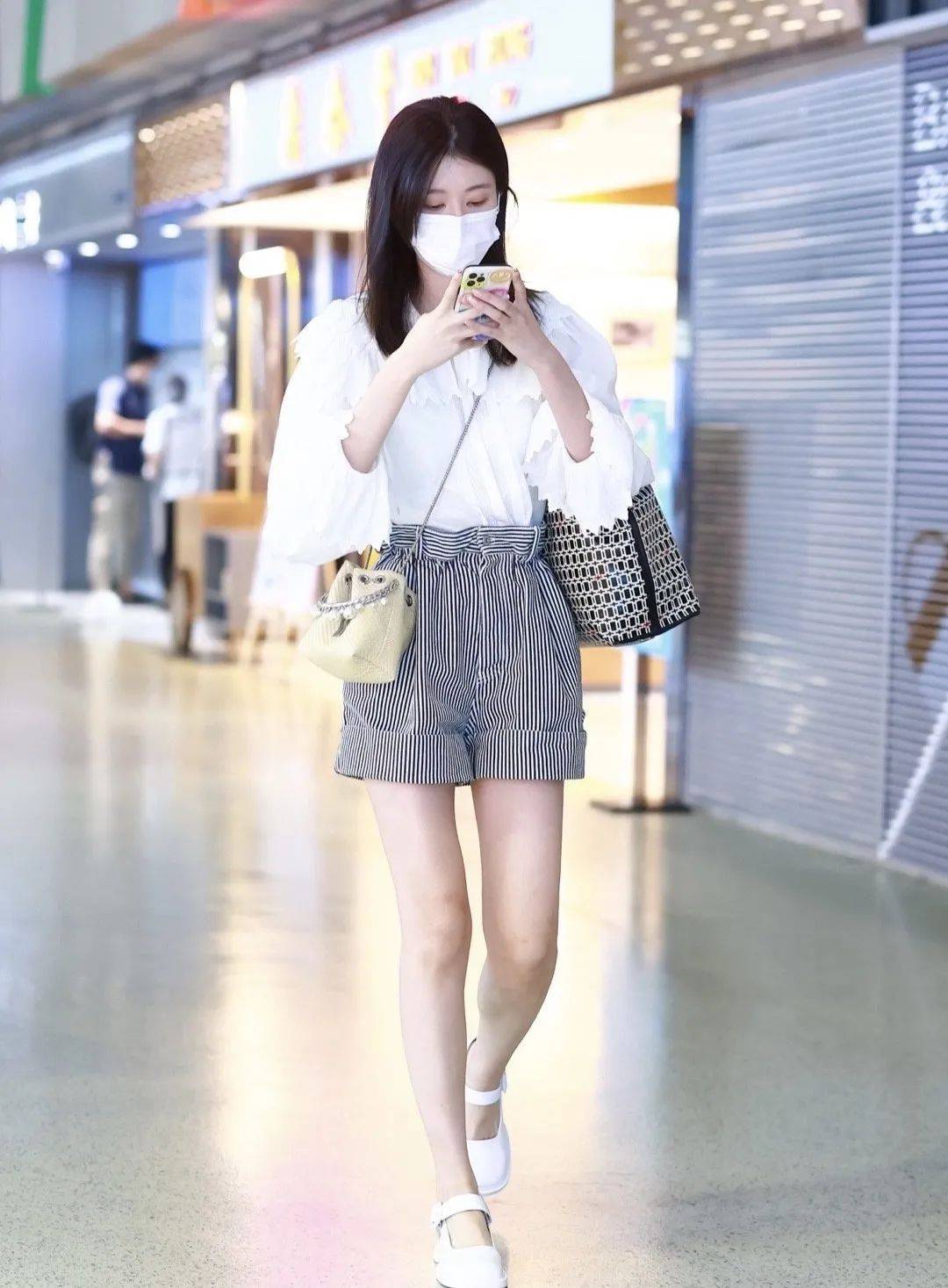 运动鞋|逛街偶遇杨幂…她穿短裤时总穿这几款鞋