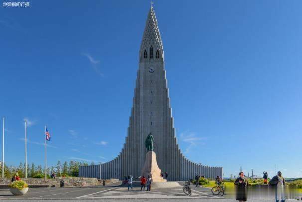 冰岛最高建筑，竟是一座“网红”教堂，奇特的外形你看着像什么？