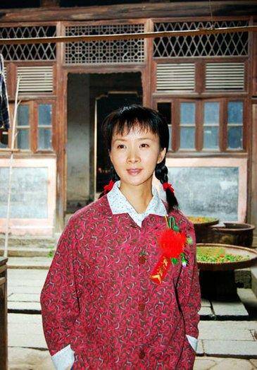 时间|谢兰:挥泪反哺聋哑父母,婚后丁克11年,39岁为爱冒险生子