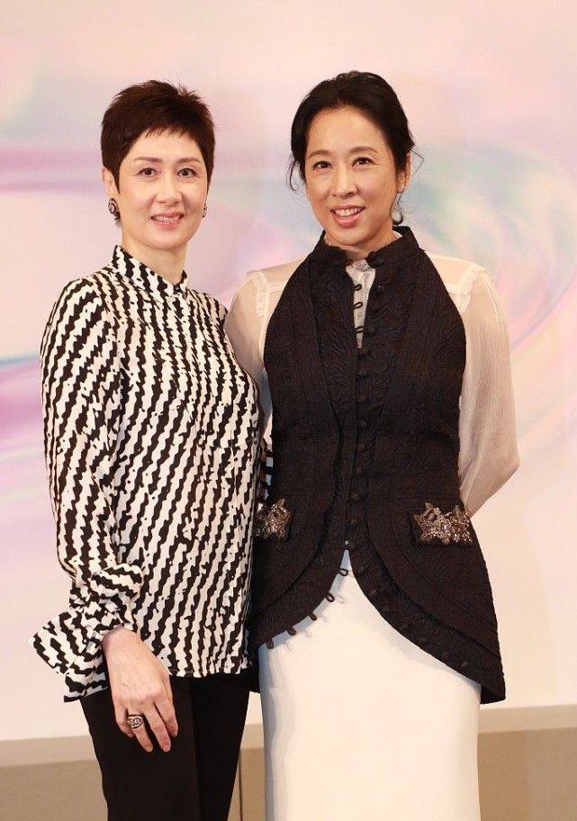 活动|朱玲玲现身港姐评委见面会，生图眼袋松弛，皱纹增多暴露63岁年龄？