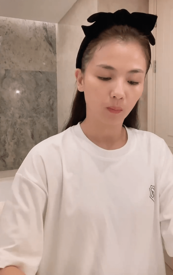 牛仔|刘涛对自己的颜值真自信，晒出自己素颜的视频，但却意外显清纯