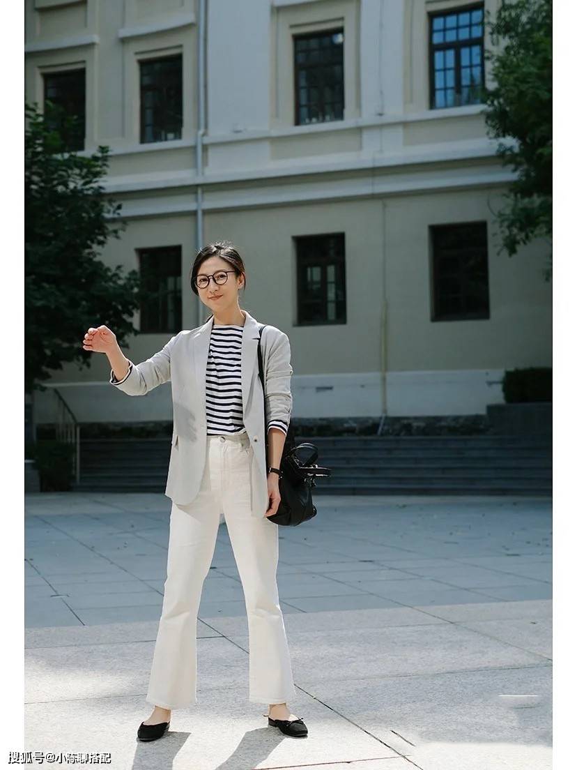 服装|女人到了中年，穿衣打扮要“得体”，更要学会不装嫩也不显老