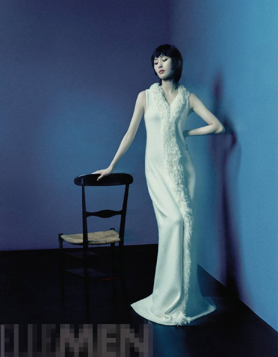 整体|刘诗诗最新大片,挑战鲢鱼头短发,利落时髦获好评