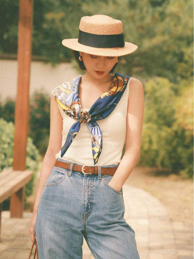 什么|秋天针织衫里穿什么?看看这些基础款单品,时髦百搭又温柔