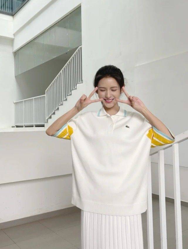 张予曦|张予曦唱当空告别程若鱼，青衣直发尽显古典气质，姐姐有心了