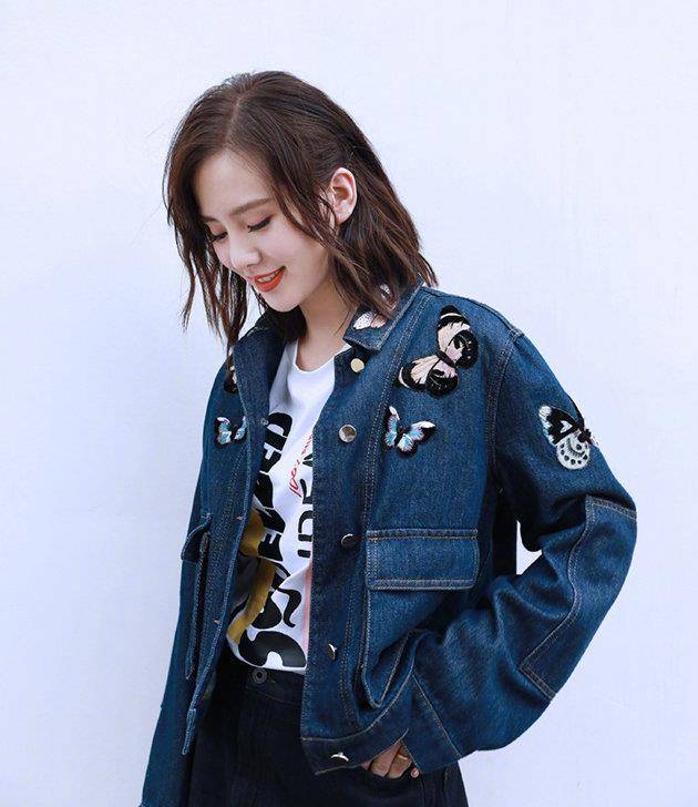 赵丽颖|刘诗诗产后首组写真曝光,牛仔外套青春时尚,生完孩子又变少女了