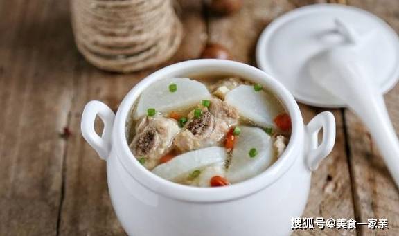 排骨汤怎么炖好喝营养又不腥 812cd52170cc45cb95a746c1b3f8c2d3.jpeg