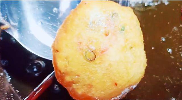 做法|2个鸡蛋1碗牛奶,大厨教你做营养早餐,外酥里嫩,孩子抢着吃