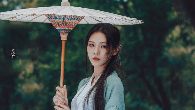 张予曦|张予曦唱当空告别程若鱼，青衣直发尽显古典气质，姐姐有心了