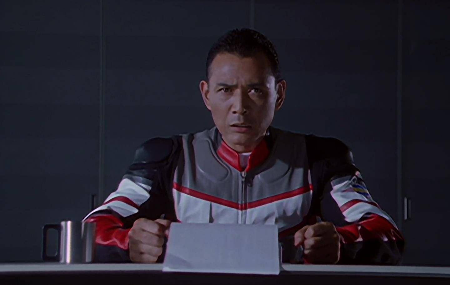 原创戴拿飞鸟信的战斗理由非常简单片尾曲就是非常明显的答案