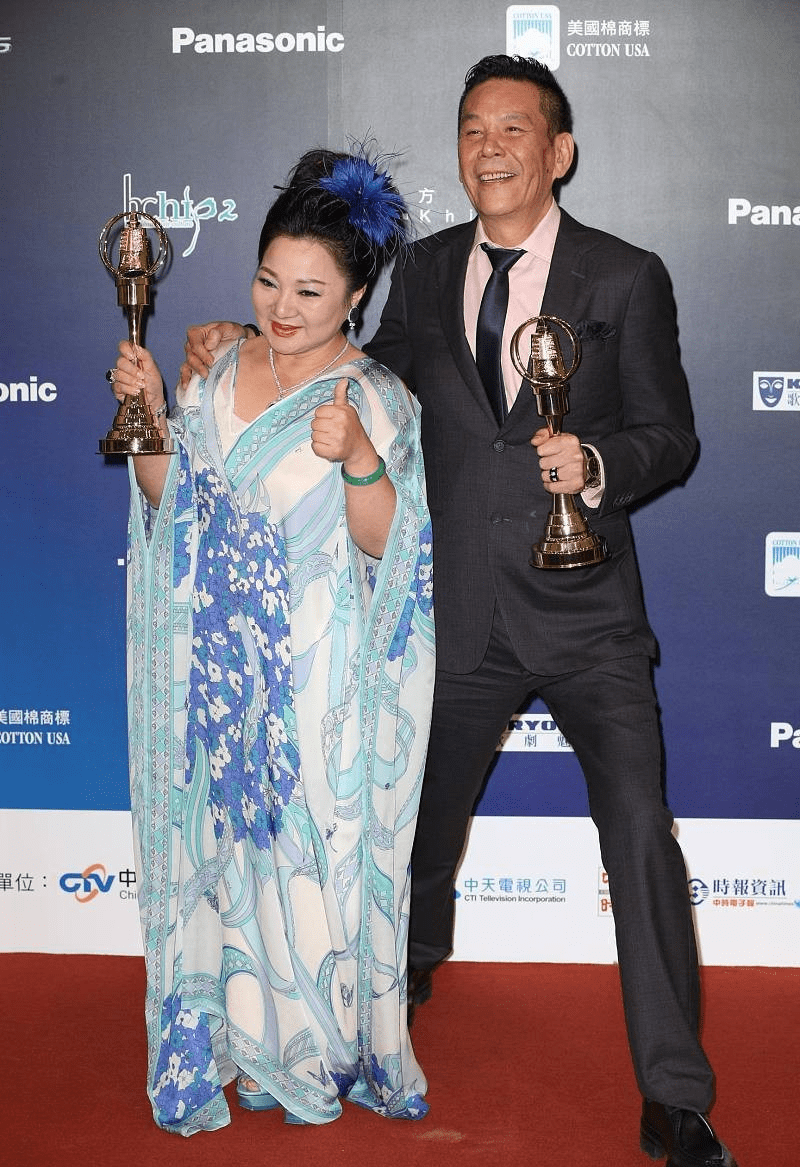 形象|白冰冰虽然才145cm，但是穿衣显得挺有气场，配色显得娇嫩活泼