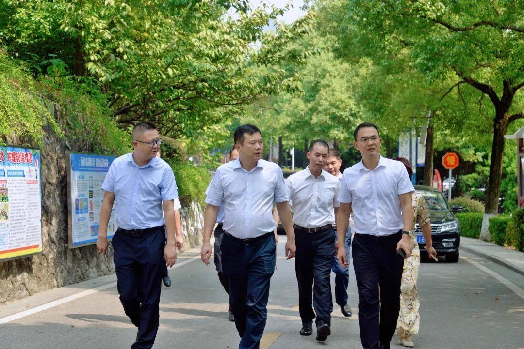 【殷殷关切意 ,浓浓重教情】_湘潭