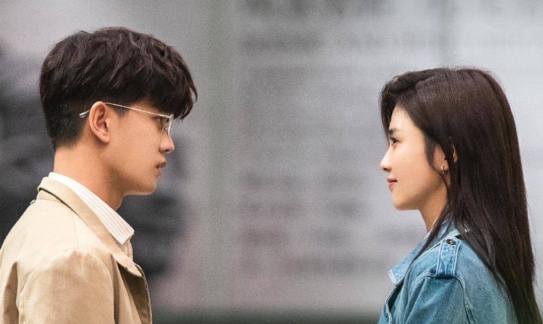 一生一世|《一生一世》成9月收视黑马，稳居热播榜榜首，剧情还原度获好评