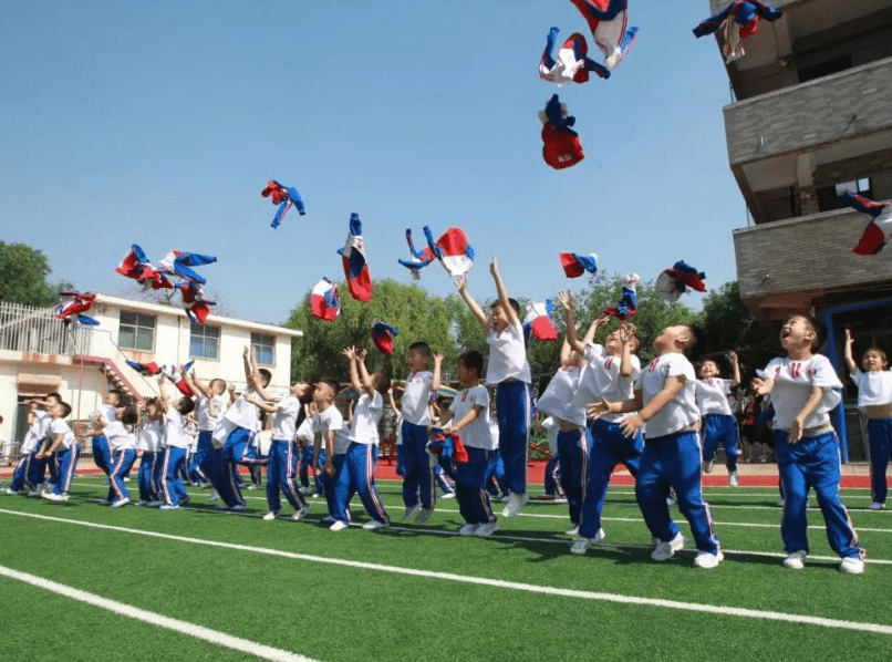 家长|多地的幼儿园招生难，民办幼儿园降价没学生去，原因很现实