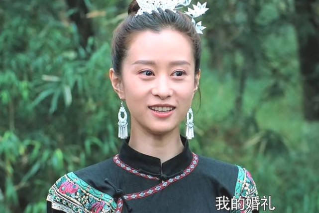 同学|韩烨凭借《玫瑰行者》出圈，蓝盈莹是她的同学，曾在知否中扮丹橘