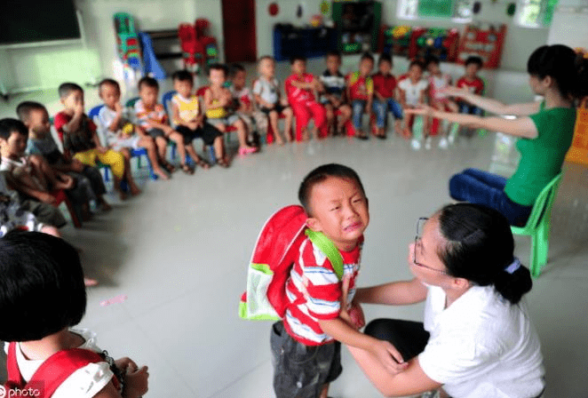 对比|当幼师前和当幼师后有何变化？一组对比图完美诠释，老师直呼真实