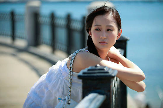 同学|韩烨凭借《玫瑰行者》出圈,蓝盈莹是她的同学,曾在知否中扮丹橘