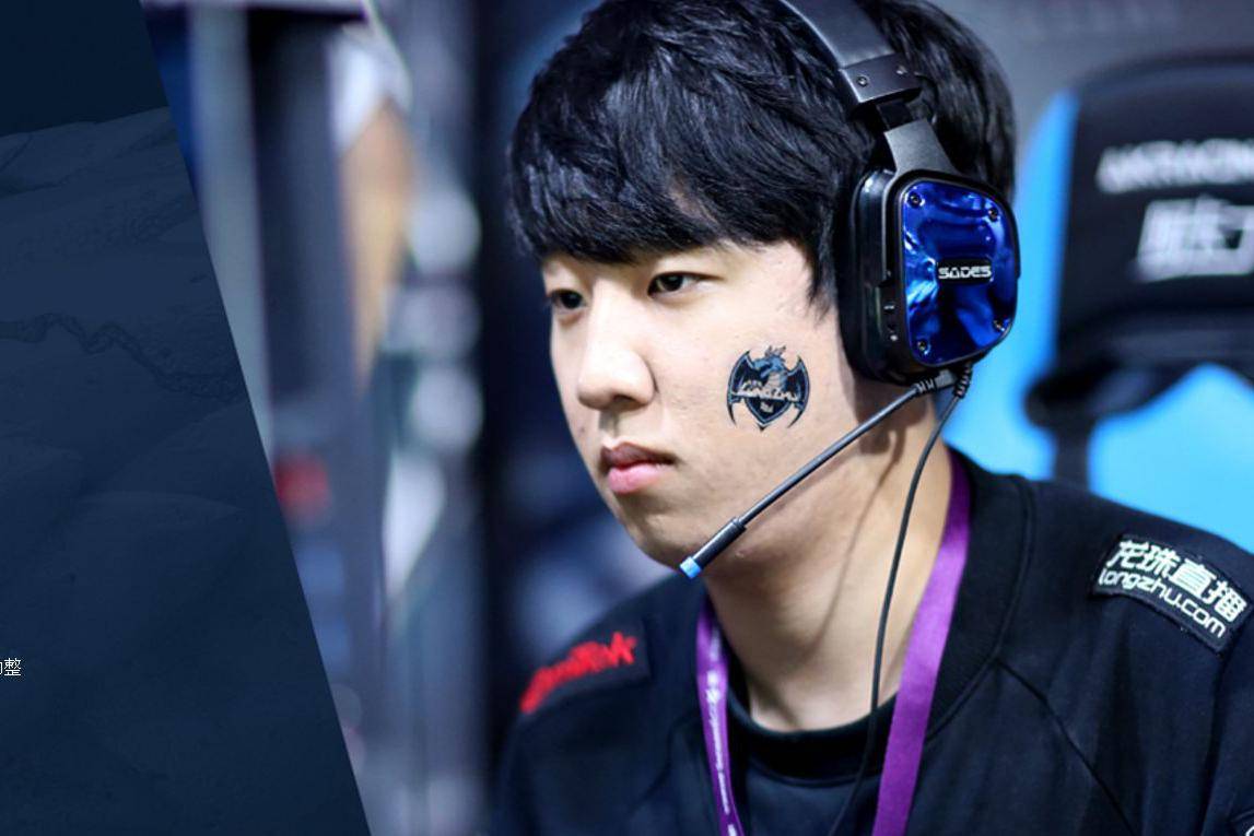 faker状况比可汗好一点,毕竟明文说了韩国队如果能夺冠,选手就可以不