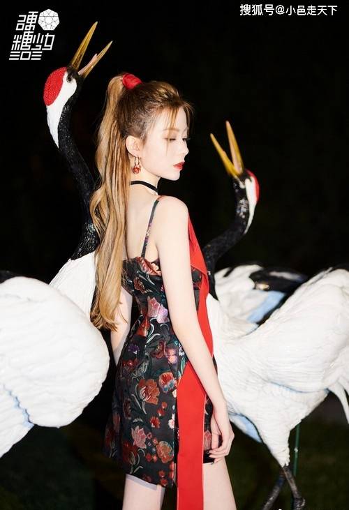 旗袍|硬糖少女旗袍大长腿写真