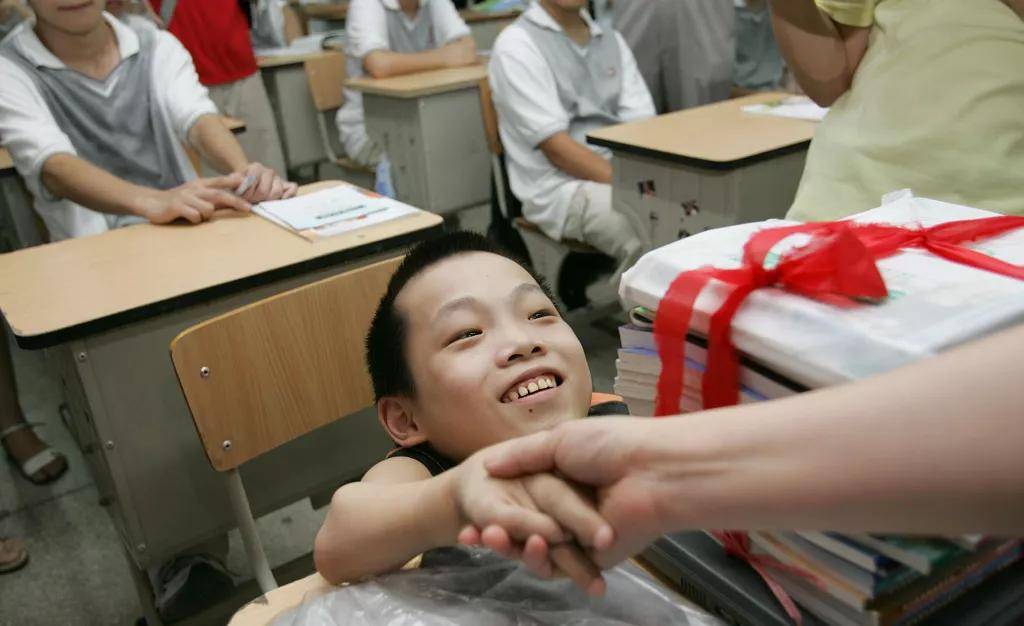 惋惜!"袖珍男孩"走了