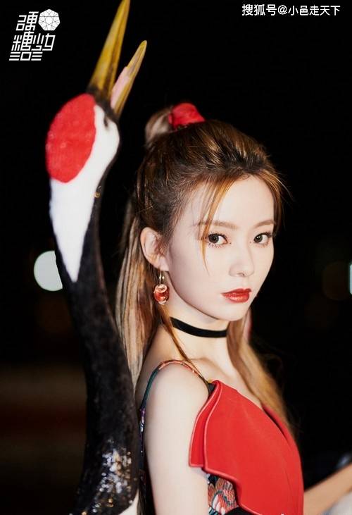 旗袍|硬糖少女旗袍大长腿写真