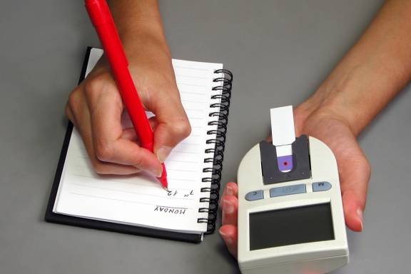 治疗|有糖尿病的人想知道病情轻重,血糖高低不是重点,主要看它的表现