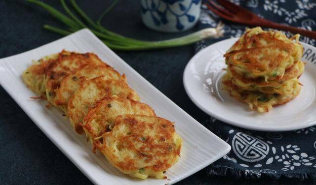 葱花|土豆丝饼操作要点，5个常见错误要避开，保证每个都外焦里嫩