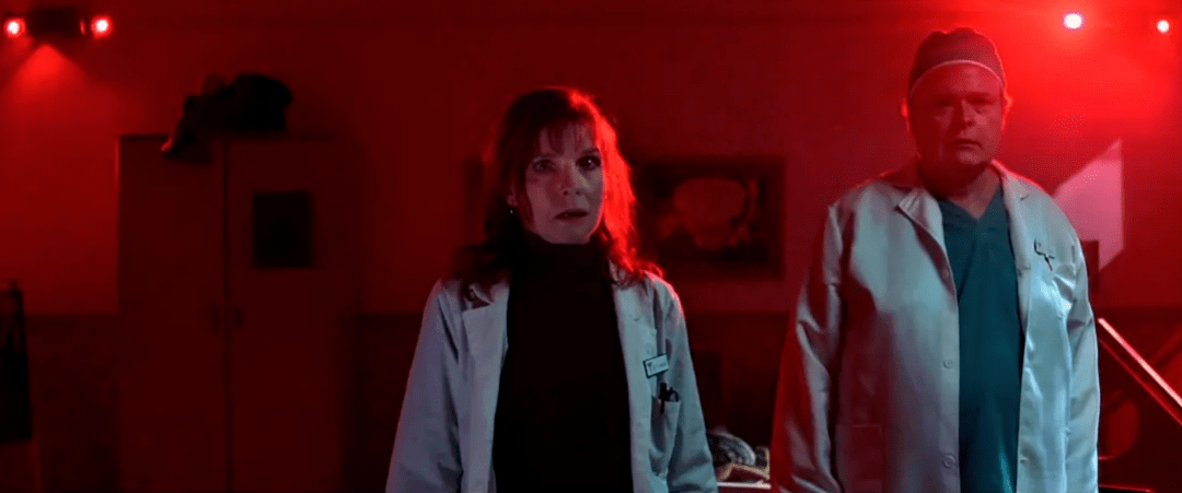 养父母|仅删减4分钟，播出后被评为R级，这种恐怖片，只有温子仁敢拍