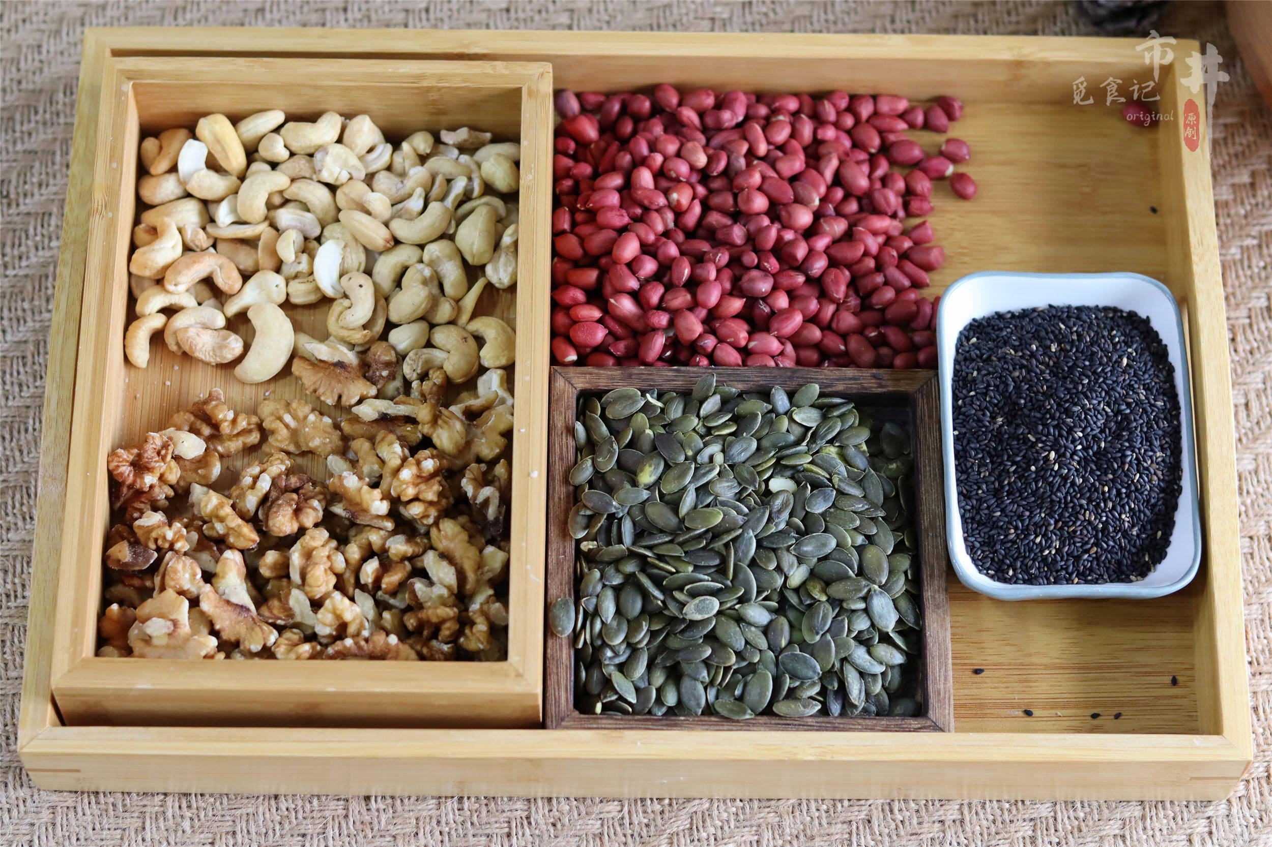 自制五仁馅月饼不计成本用这5样果仁可真香连吃几个都不腻