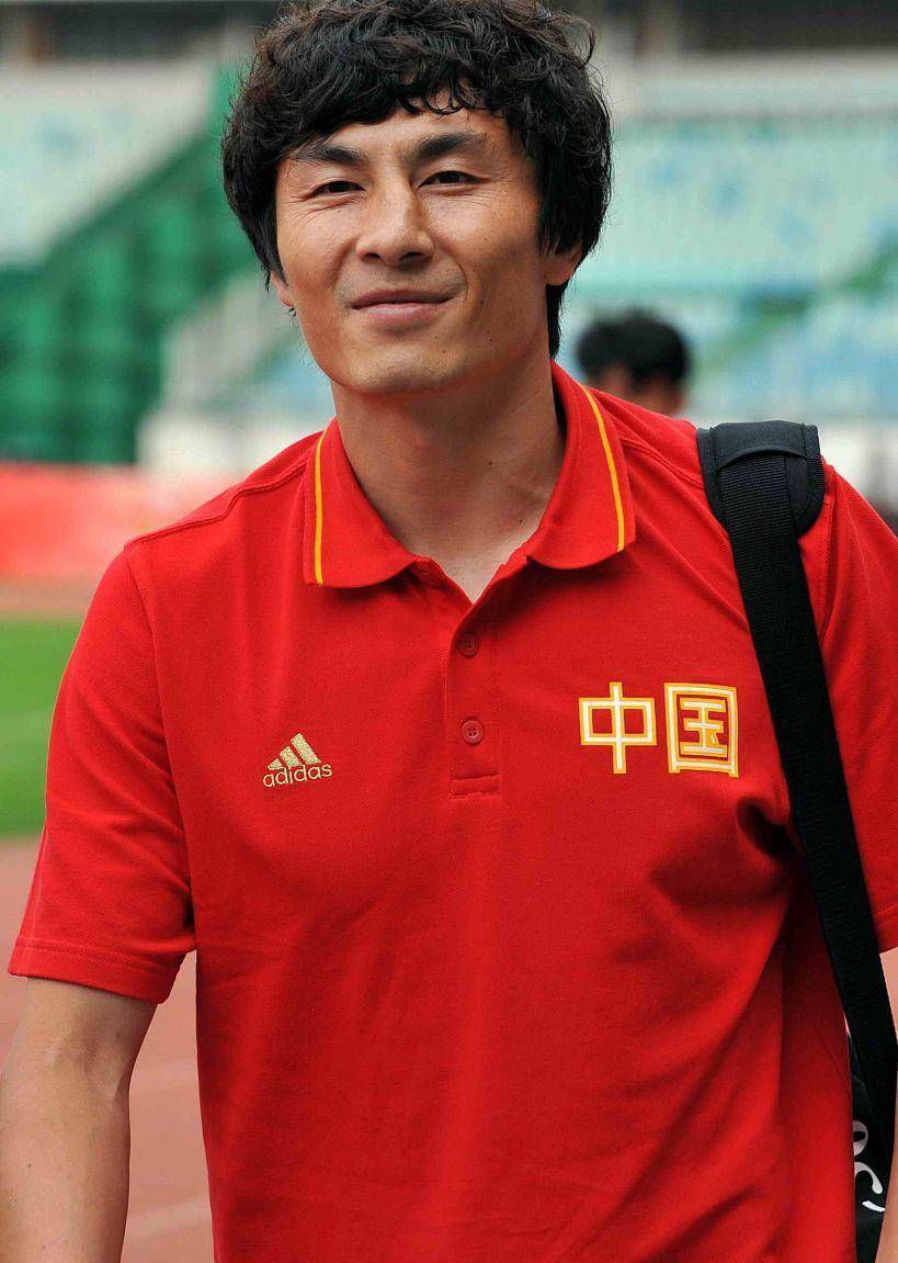 原创看衰!越媒喊输谁也不能输中国队,李玮锋称联赛上不去骂国足没用