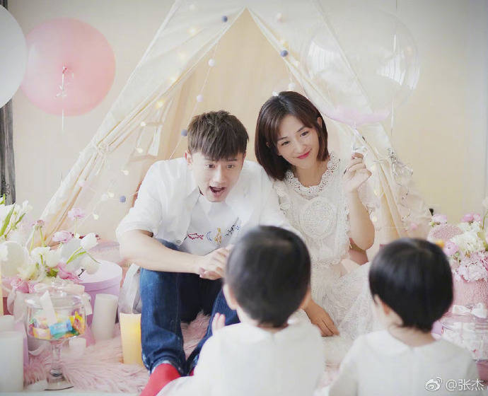 跳跳|张杰谢娜结婚10周年，喜得二胎女儿小咘芽，已回归《快乐大本营》