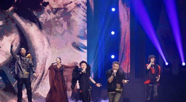 舞台|《说唱听我的2》第三期：双子星首秀，国际语freestyle引发争议？