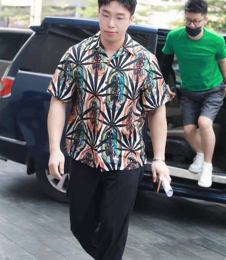 单从|《德云斗笑社2》杀青，深圳站录制圆满结束，张鹤伦发文开心庆祝