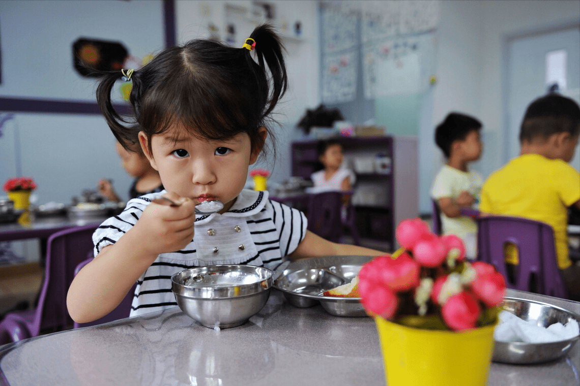 莉莉|孩子上了两周幼儿园，仍然不想再去，家长别忽略“话中”求救信号