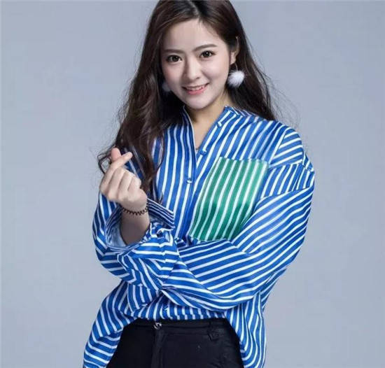 解说工资很低?kris直播透露:靠工资没办法生活!