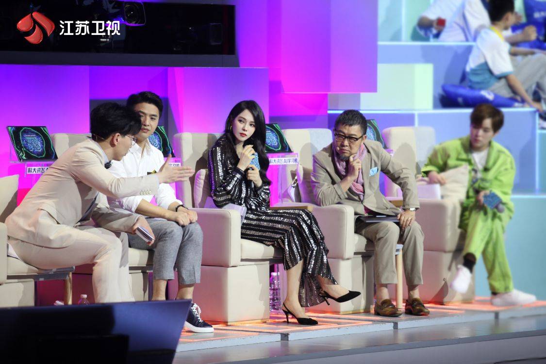 行走|《超脑少年团》真正的学霸，都是行走的“大百科”