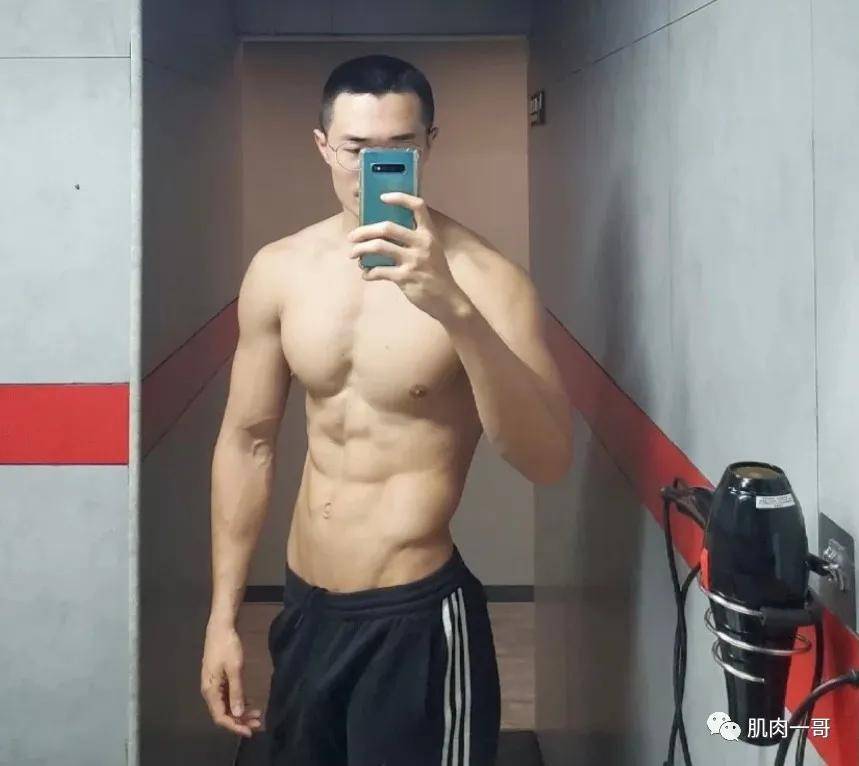 身材|身高190cm体重88公斤，这哥们也太猛了