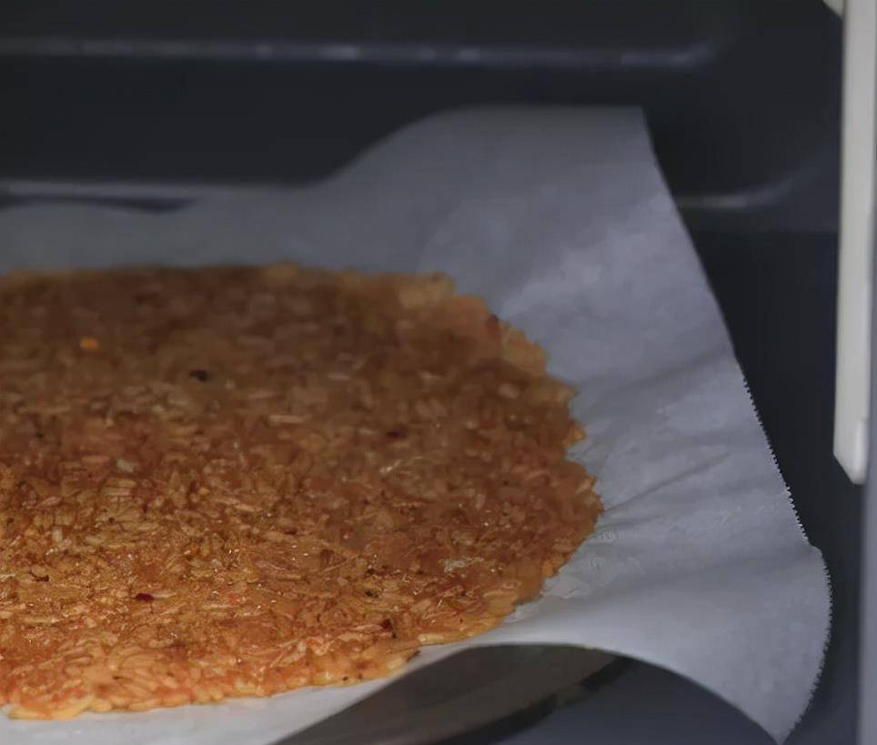 做法|别买着吃了,教你懒人锅巴做法,剩饭就能做,香到隔壁小孩来敲门