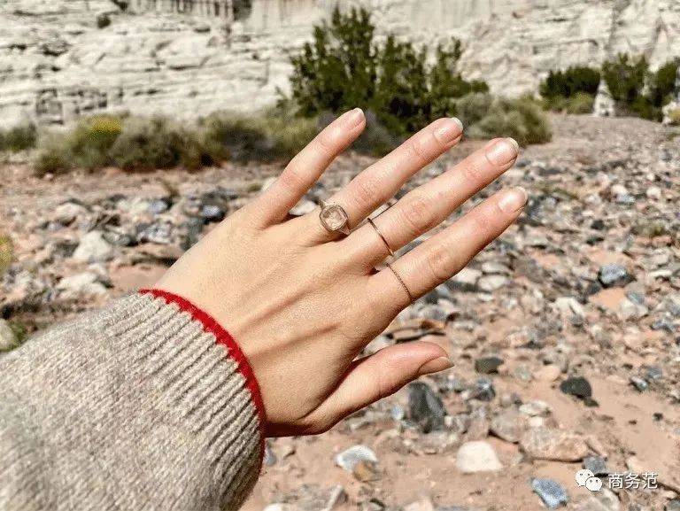 Collins|32岁“白雪公主”结婚，穿Ralph Lauren婚纱太唯美！