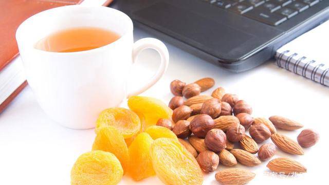 土豪|五款好吃不贵的办公室零食，营养和美味兼顾，隔壁同事看到都馋了