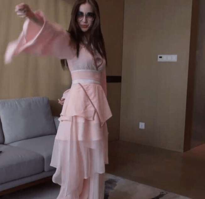 文化|baby第一次尝试汉服，全网都盯着她的鞋子，汉服粉：不会就别穿