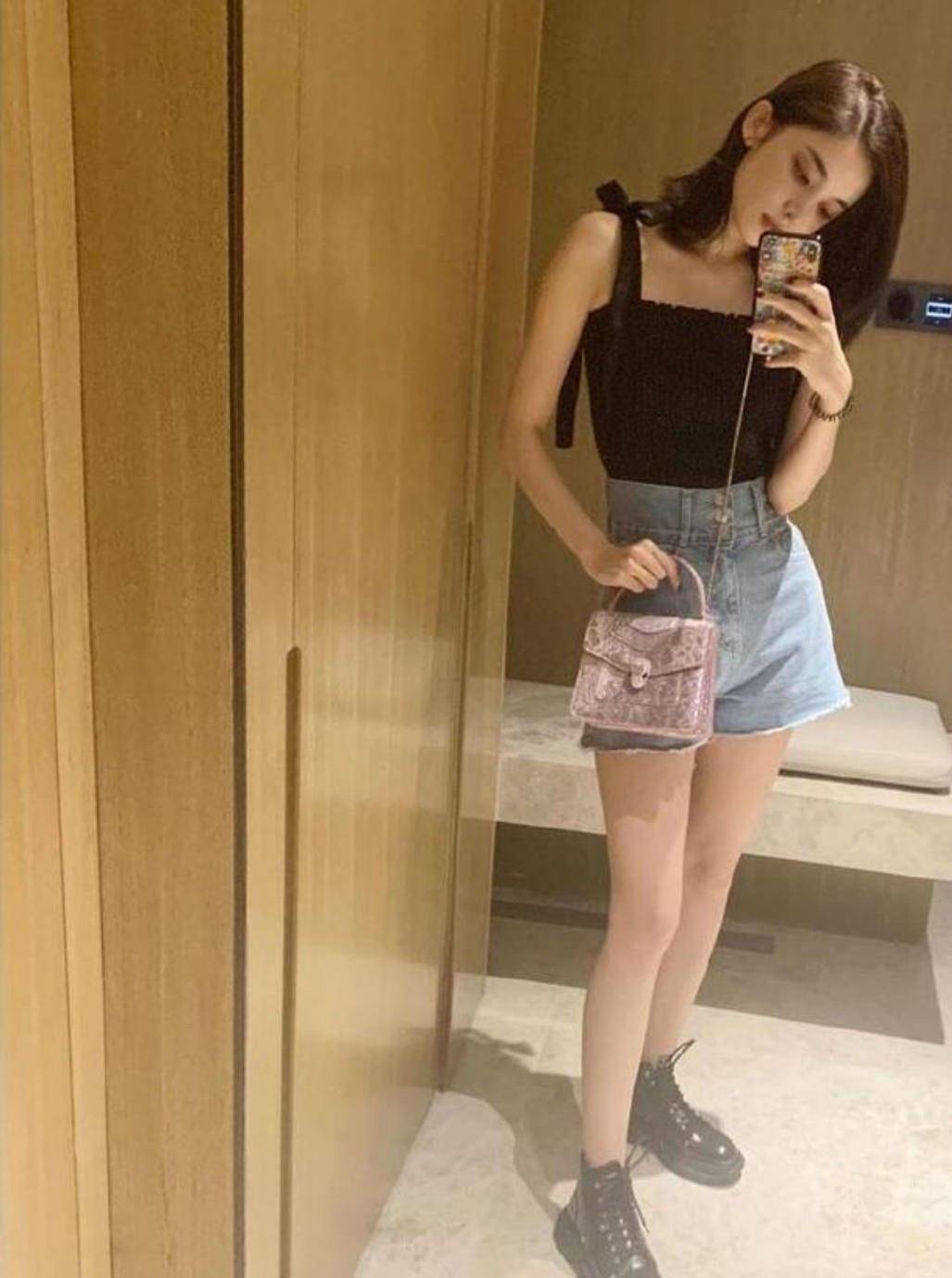 身材|古力娜扎晒街拍照，172身高配短裤秀长腿，越来越有“网红”味了