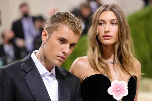 卡戴珊|红毯比美!谷爱凌海莉同穿深v裙秀性感,卡戴珊全身裹黑布抢风头